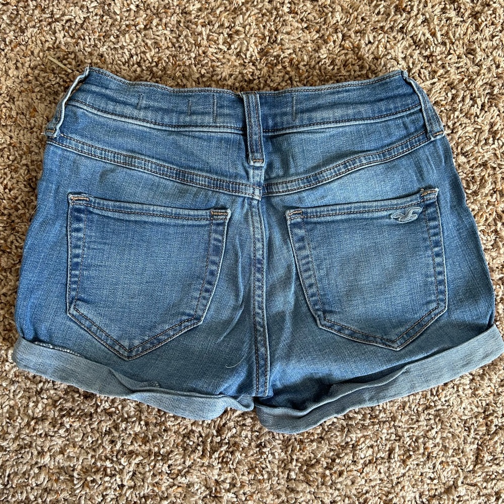 Hollister “Shortie” Advanced Stretch Mid-Rise Short 3” - Size 00 (23) - Picture 2 of 5